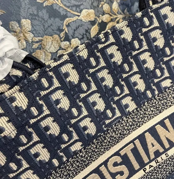 Сумка Dior Book Tote Dioriviera, модель маленького формата темно-синий