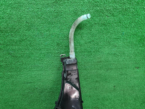 Бачок омывателя BMW X3 G01 (2017-2024)