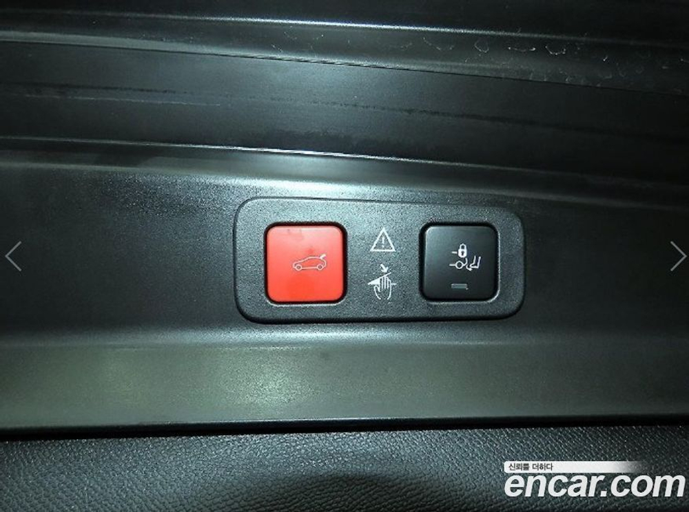 Peugeot 5008 2 Generation 1.2 Pure Tech 알뤼르 (05.2022)