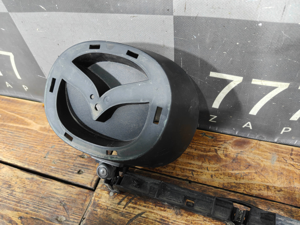 Камера передняя + кронштейн эмблемы Mazda CX-9 2 (TC) 16-24 Б/У Оригинал TN3967RC0A