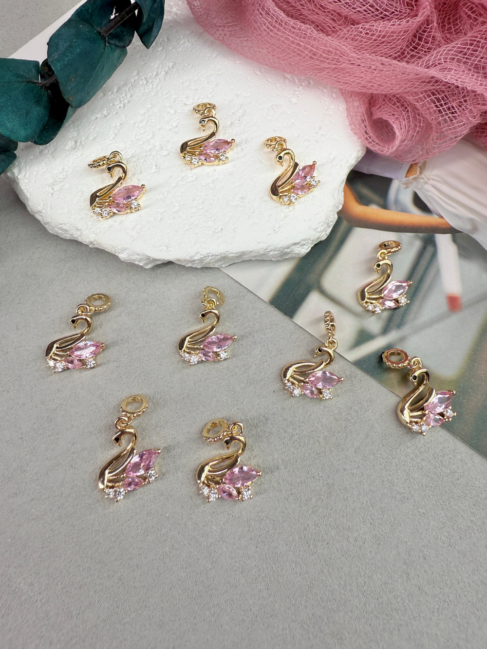 Подвеска “Лебедь” с фианитами 17*15 мм, позолота 14к