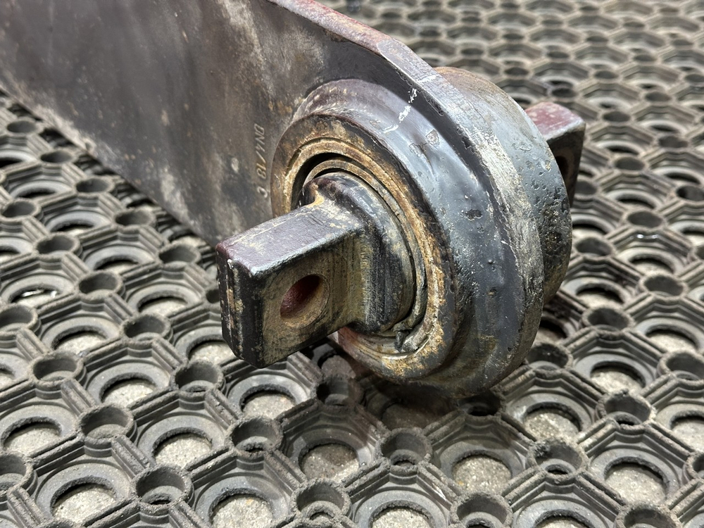 Стабилизатор задний