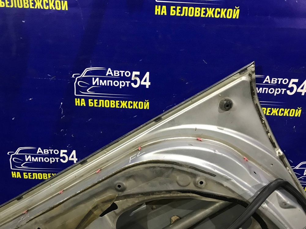 Дверь передняя левая TOYOTA IPSUM 1997