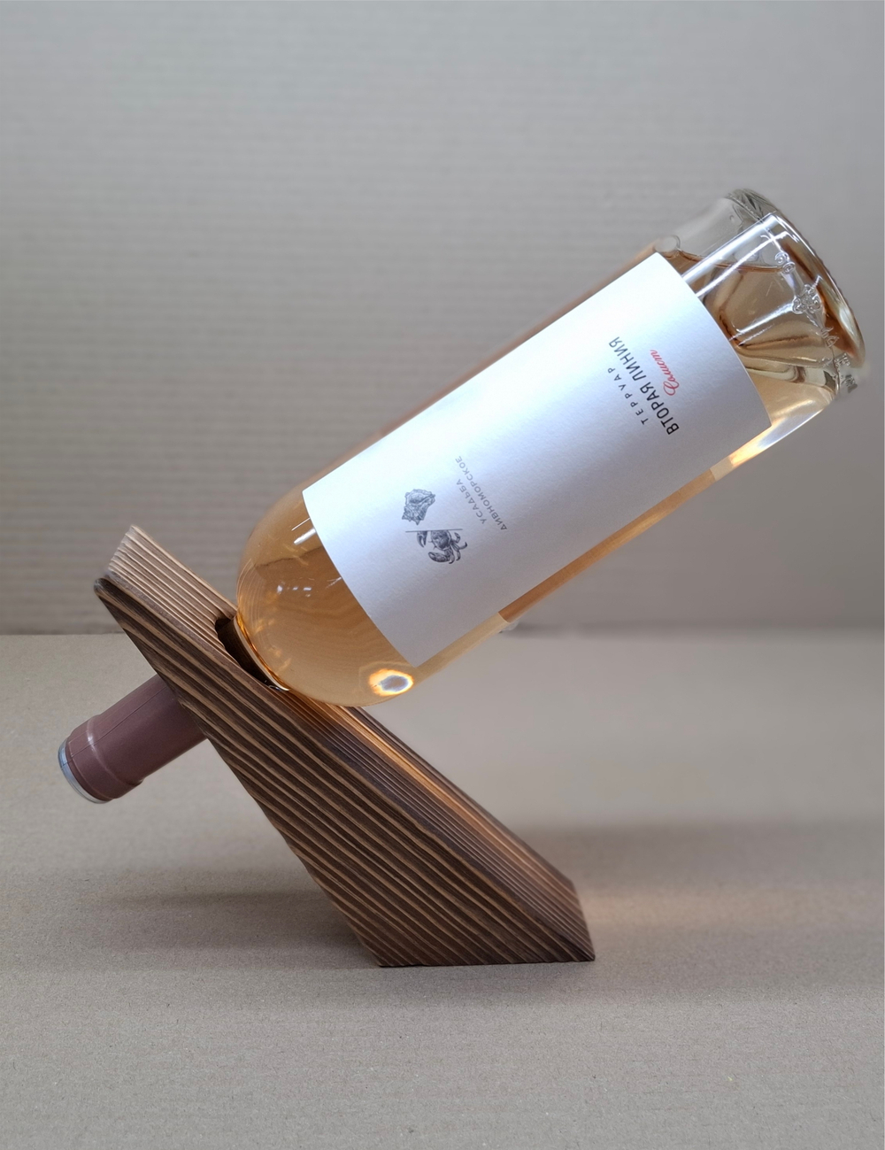 Подставка для бутылку деревянная, с покраской