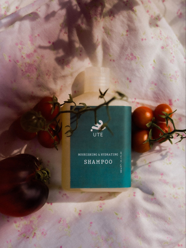 Питательный шампунь с экстрактом томата и прокератином