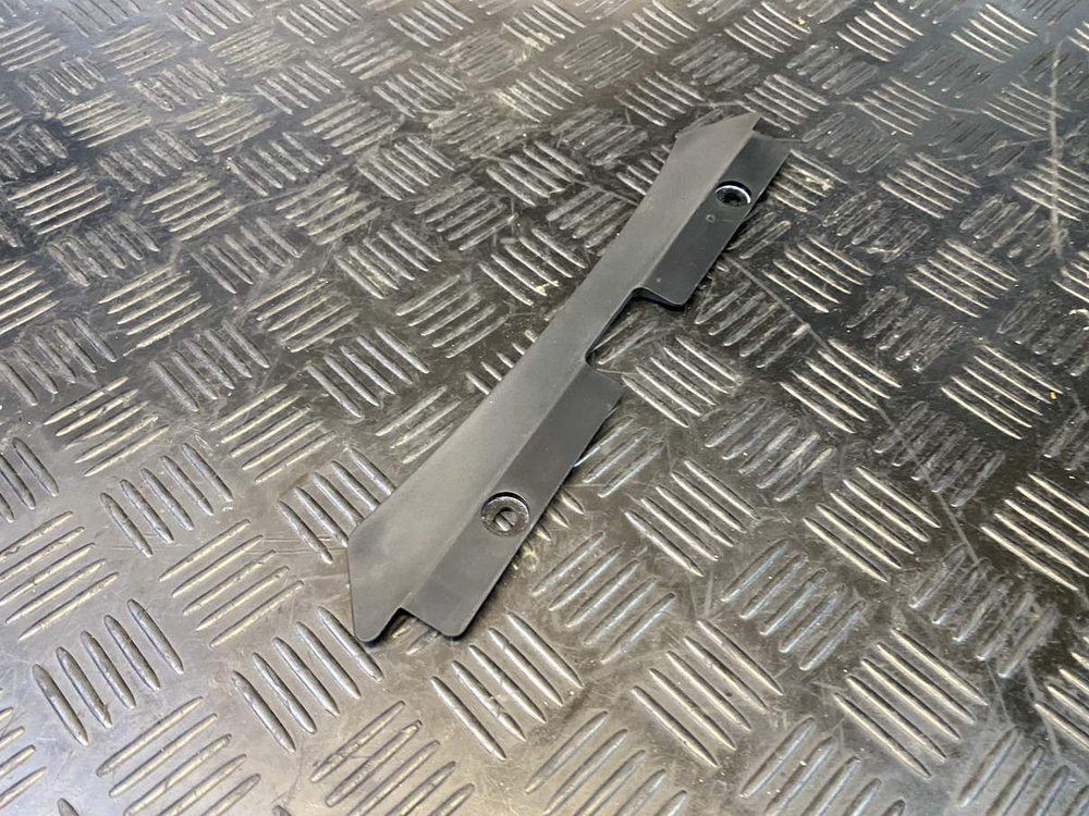 Пластик радиатора нижний Suzuki GSR400 (GK7DA)