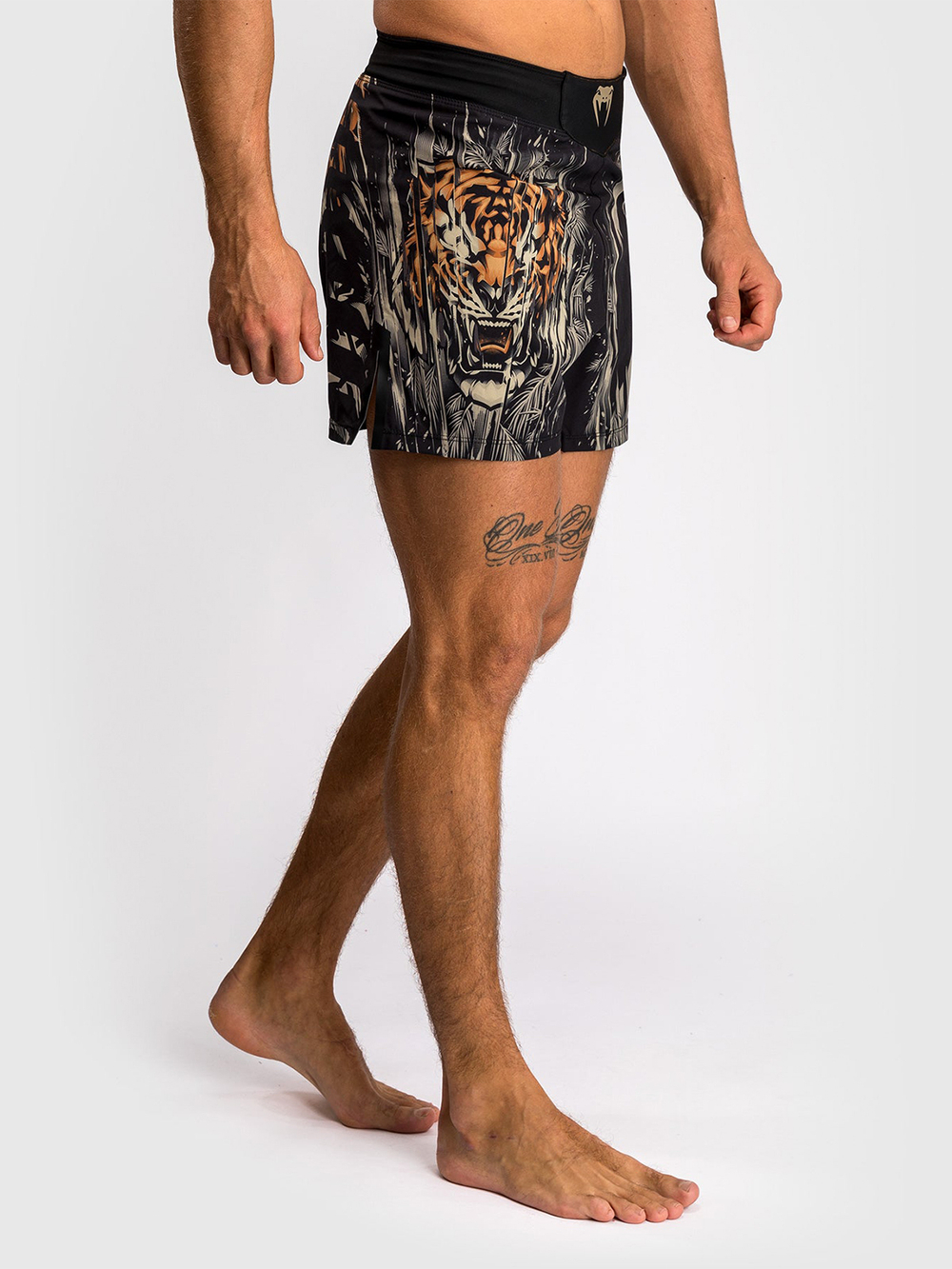 Шорты ММА Venum Tiger Black/Neo Orange