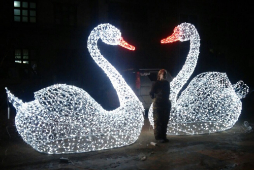 Световая композиция «Пара лебедей»