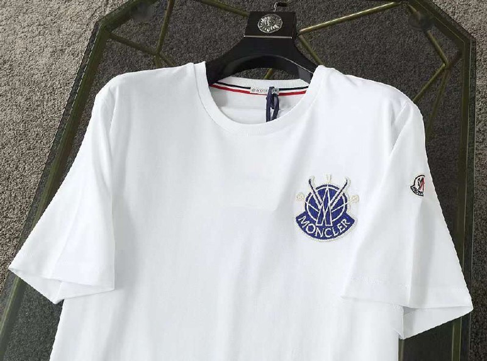 Футболка Moncler