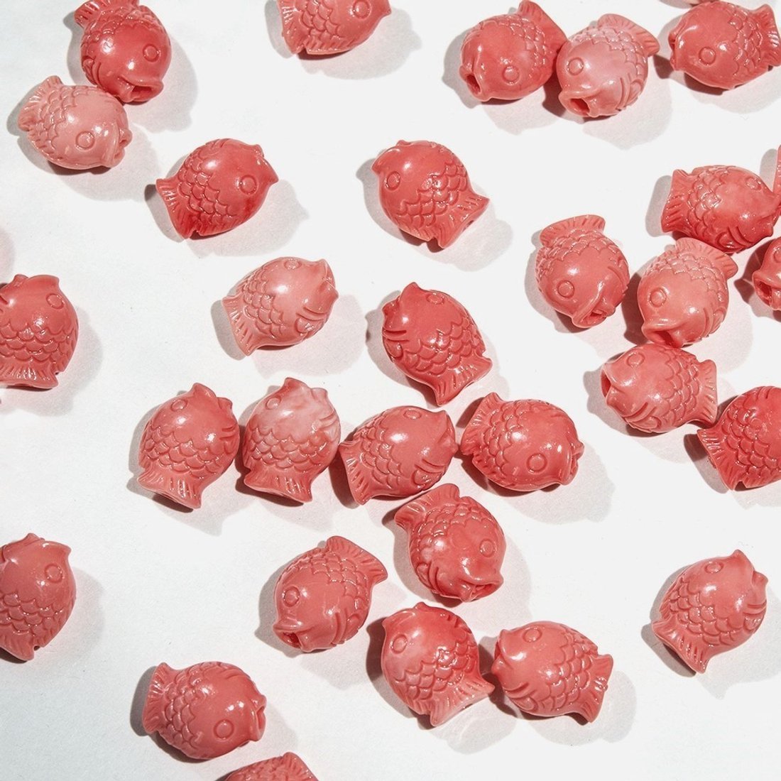 Подвеска резная "Рыбка", 13,5*11мм, коралловая пудра