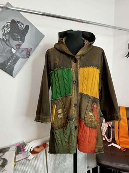 Плащ женчкий легкий разноцветный .Размер 48/50 русский.