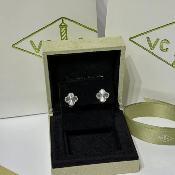 Серьги VAN CLEEF & ARPELS Vintage Alhambra
