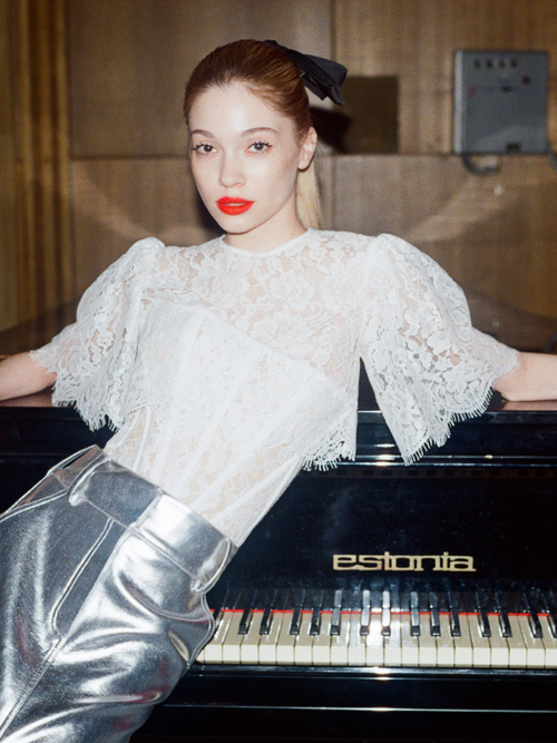 Топ корсетного типа из кружева