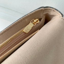 Louis Vuitton Ivy Wallet On Chain Bag