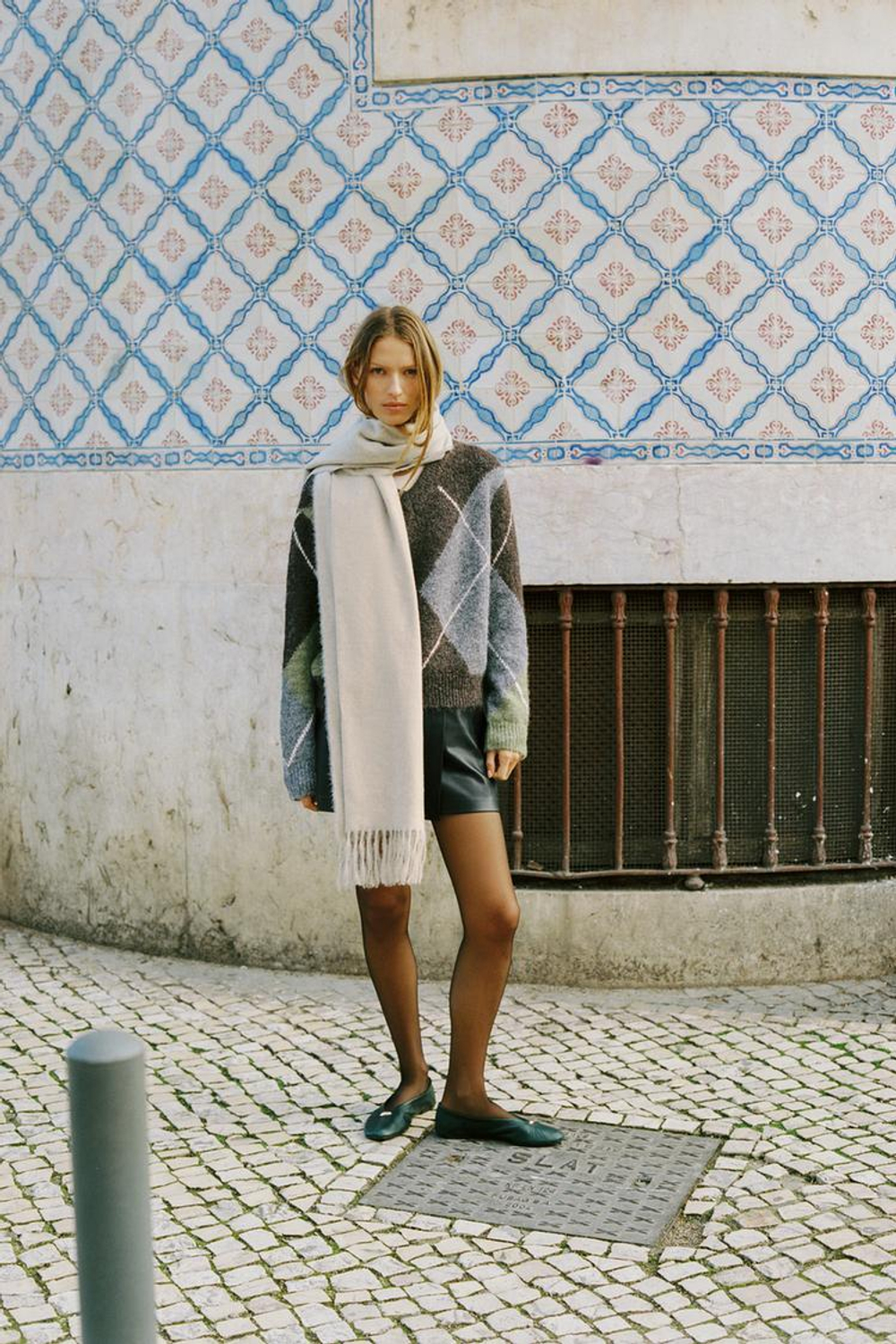 ZARA МЯГКИЙ ШАРФ С БАХРОМОЙ, ЦВЕТ ЛЬДА