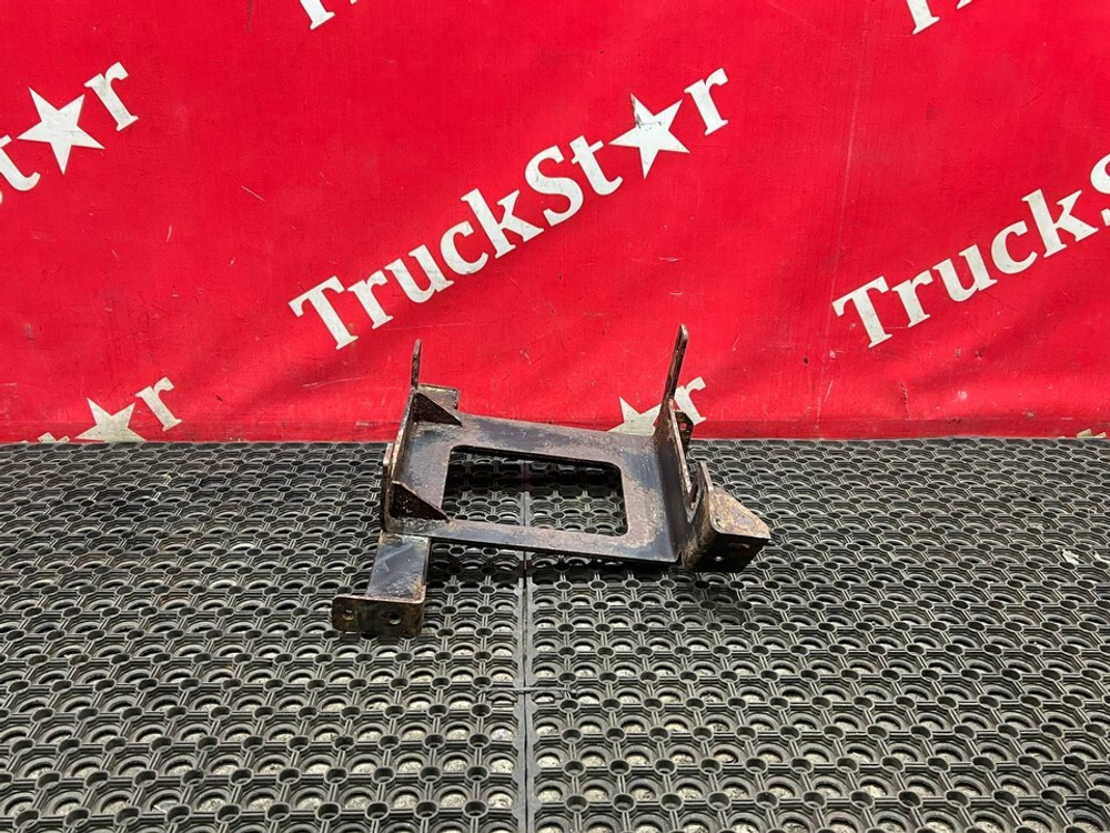 Кронштейн корпуса подножек левый