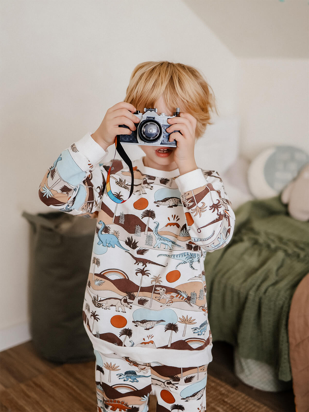 Свитшот оверсайз Mjölk Dinoworld