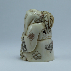 Нэцкэ Фукурокудзю с колосьями и корзиной рыбы