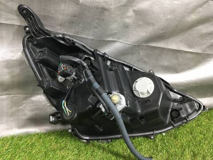 фара левая Toyota Aqua NHP10 52-293