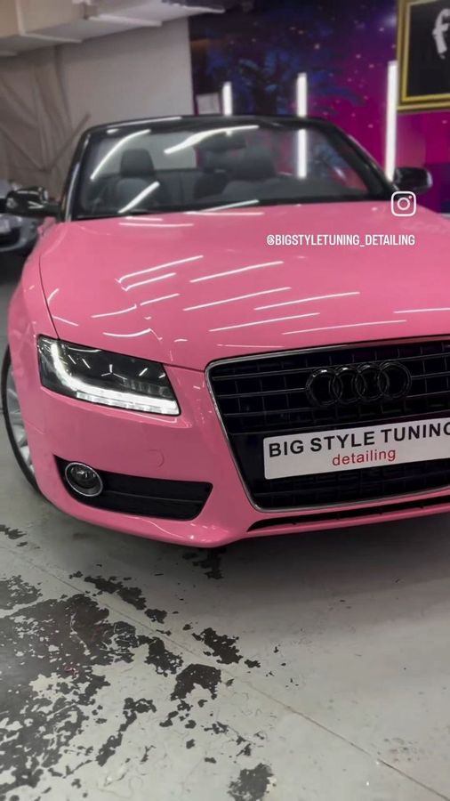 Audi в розовую виниловую пленку Carbins Peach Pink
