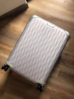 Чемодан Rimowa, Dior
