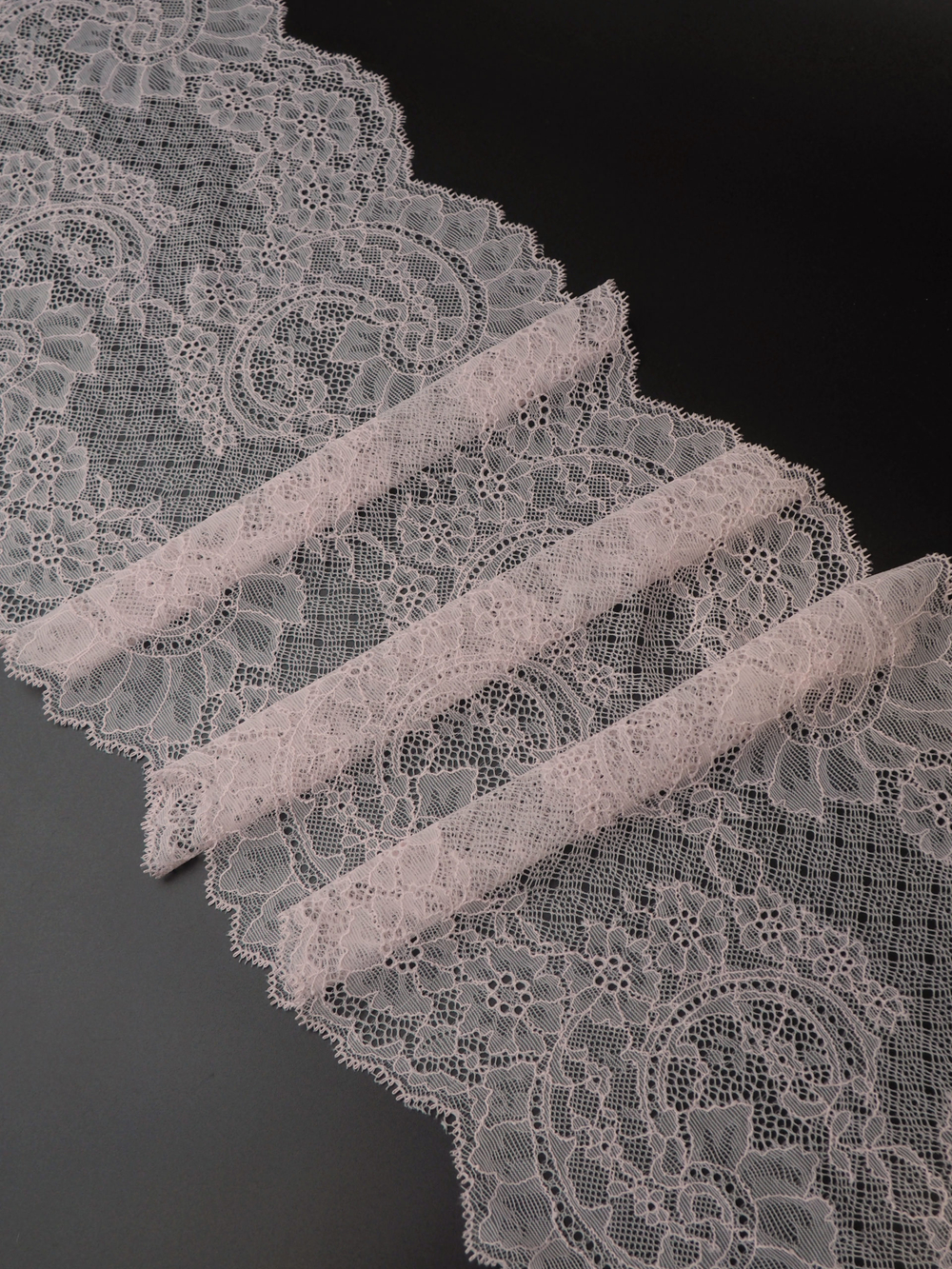 Кружево шантильи эластичное нежно-розовое ширина 21 см