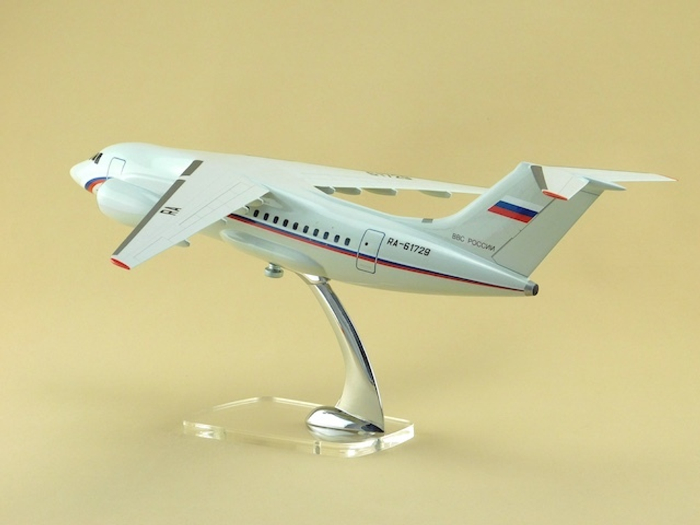 Модель самолета Ан-148-100Е (М1:72, СЛО Россия)