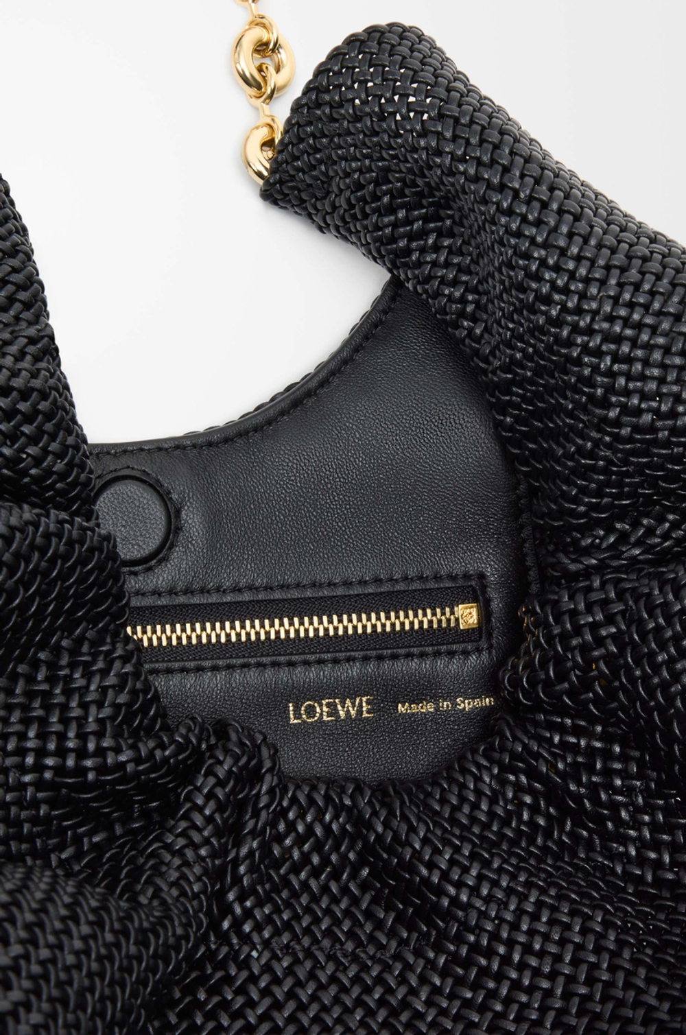 Loewe Маленькая мягкая сумка Squeeze из плетеной телячьей кожи наппа, черный/коричневый