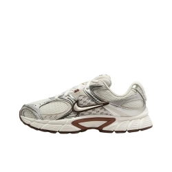 Женские кроссовки Nike V5 RNR 'Sail Fauna Brown' HQ7901-102