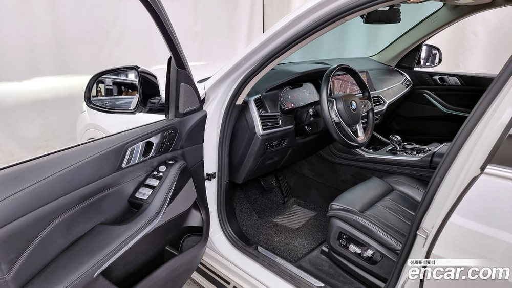 BMW X7 (G07) xDrive 40i Design Pure Excellence 7-и местный (01.2020)