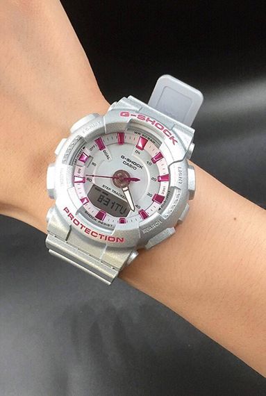 Японские спортивные наручные часы Casio G-SHOCK GMA-S130NP-8A с хронографом