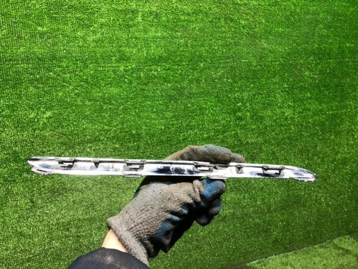 Накладка решетки радиатора левая Mercedes E C238 (2016-2021)