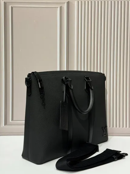 Портфель Louis Vuitton из натуральной кожи, черный
