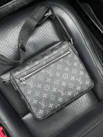 Клатч Louis Vuitton