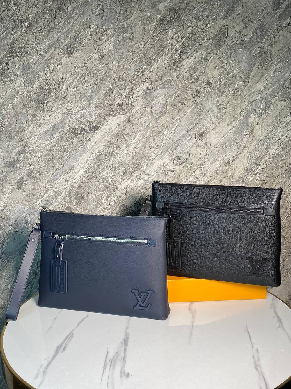Клатч Louis Vuitton