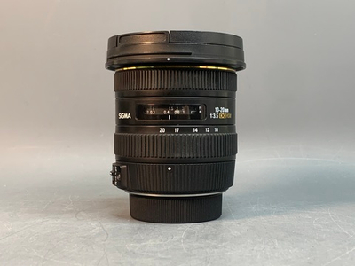 Sigma AF 10-20mm 3.5 EX DC HSM Nikon F микроцарапины и точка на линзе