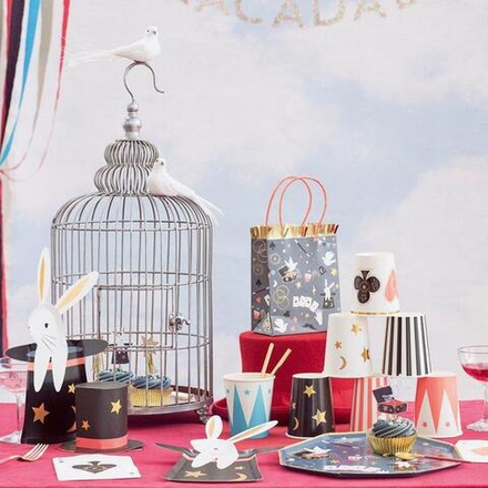 Тарелки в форме кролика в шляпе  "Магия и фокусы" 8 шт.