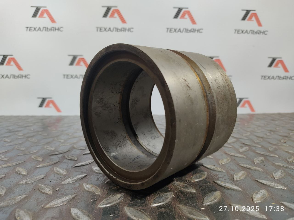 Втулка 707-76-85140