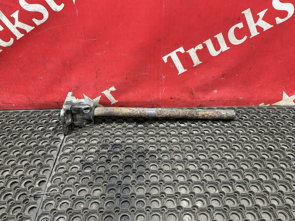 Кронштейн крыла заднего