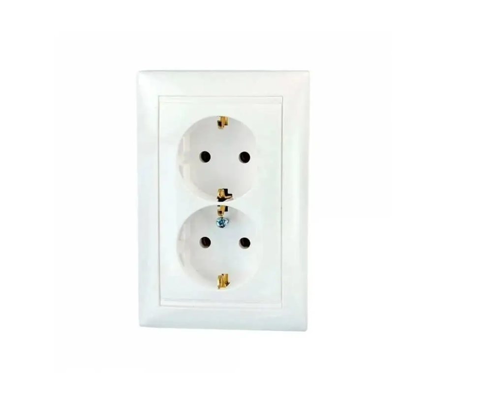 Розетка двойная Legrand Valena c/з