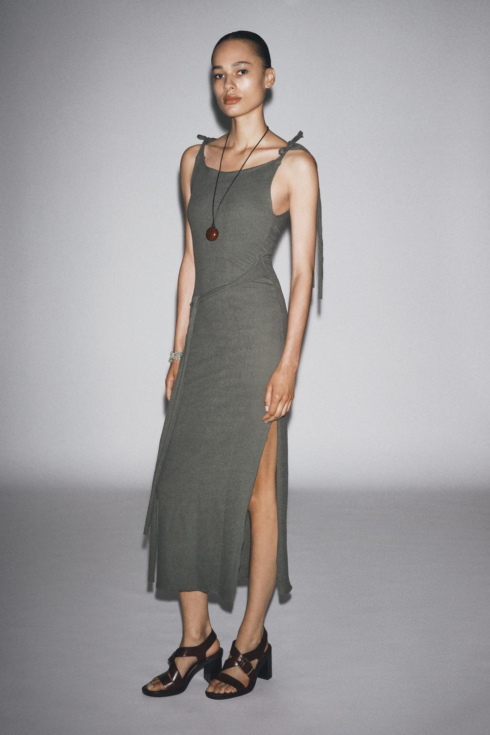 ZARA ПЛАТЬЕ С ПОЯСОМ И ЗАВЯЗКАМИ, ЗЕЛЕНЫЙ/СЕРЫЙ