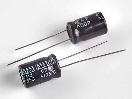 Конденсатор электролитический 4,7мкФ 400в 105°С CD11Z / 8х12 / FARATON