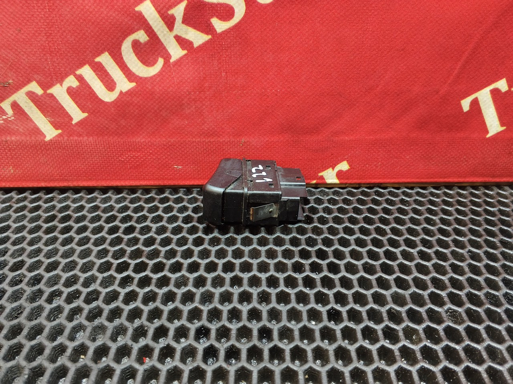 Кнопка тормоза прицепа