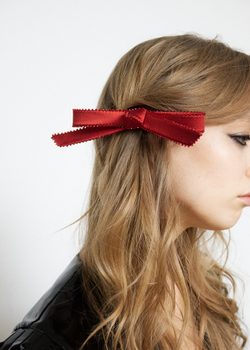 Бордовая "Стрекоза" с декором