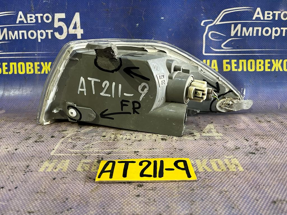 Габарит правый TOYOTA CARINA 1996-1998