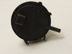 WISL103 кт63 Датчик уровня воды для стиральной машины Indesit 160015915.03 б/у