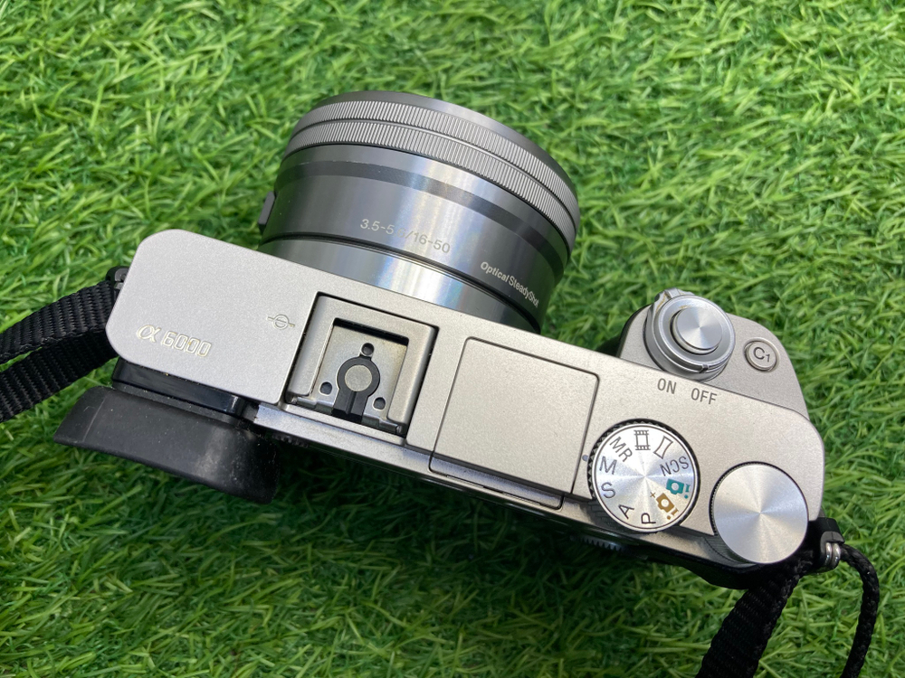 Sony A6000 kit E PZ 16-50mm OSS 17.400 кадров