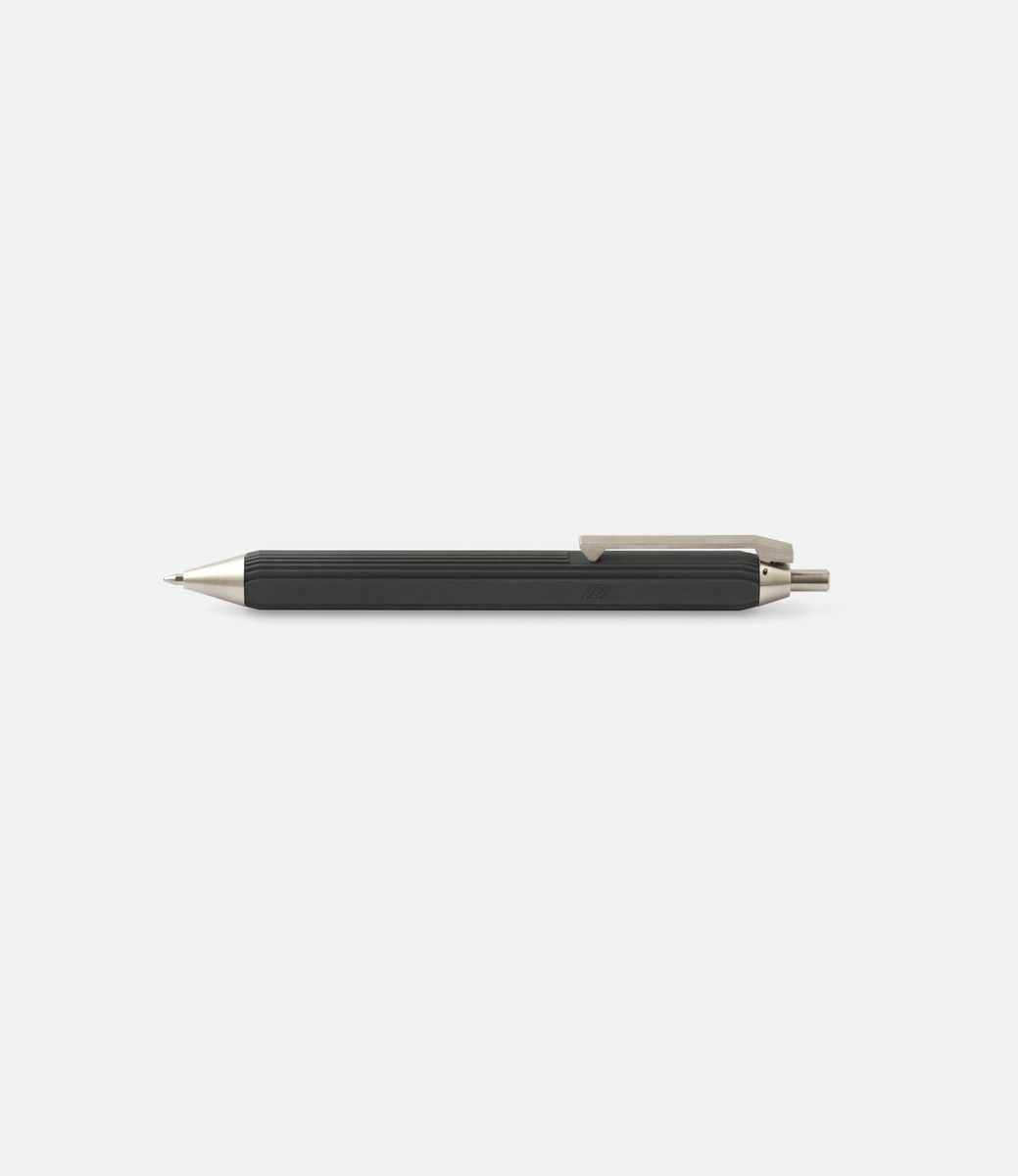 22 Studio Contour Ballpoint Pen Dark Grey — ручка из бетона