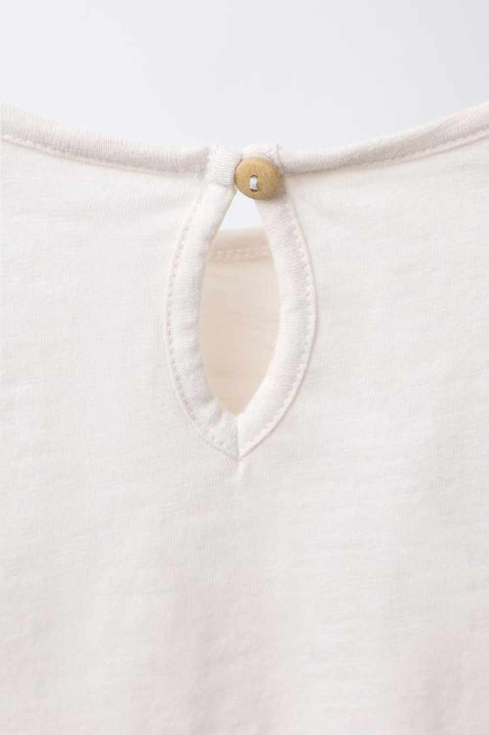 ZARA ФУТБОЛКА С ВОЛАНАМИ И ЦВЕТОЧНОЙ ВЫШИВКОЙ, РОЗОВЫЙ