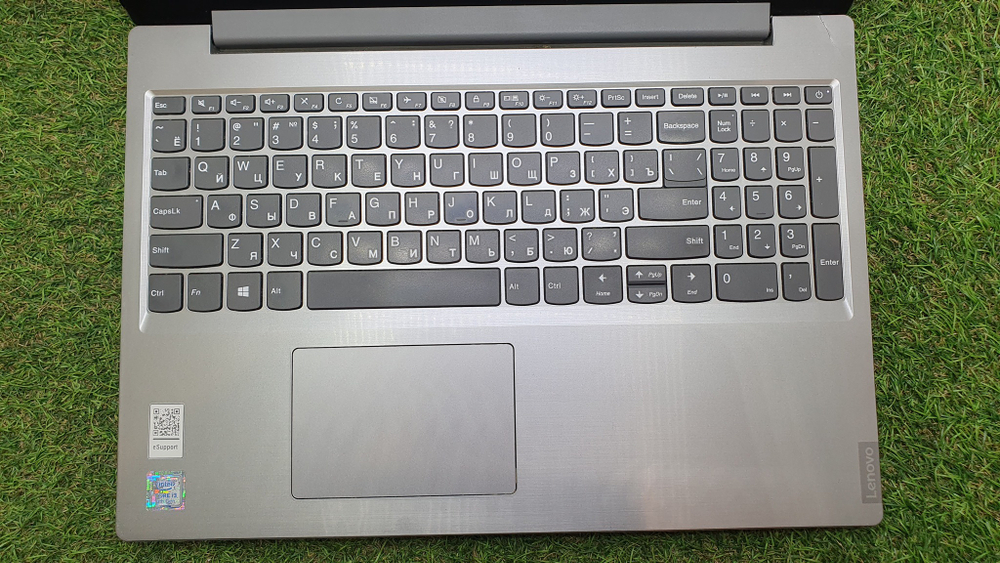 Ноутбук Lenovo i3-8/4Gb/FHD